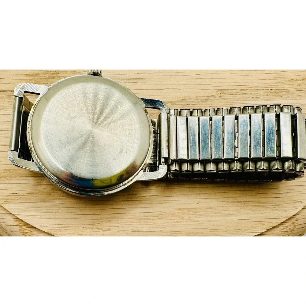 1950's Vintage Movers 21 Antimagnetic Watch Mother Pearl Dial Chinese Characters